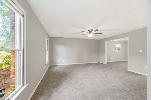 Living - 357 Dexter E St, Chesapeake, VA 23324 photo 11 of 11