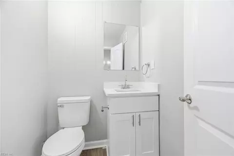 Bath - 357 Dexter E St, Chesapeake, VA 23324 photo 1 of 7