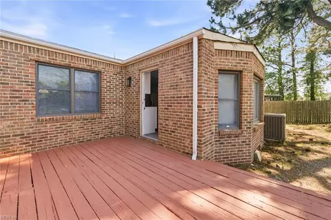Exterior - 357 Dexter E St, Chesapeake, VA 23324 photo 3 of 5