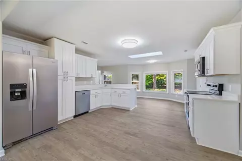 Kitchen - 357 Dexter E St, Chesapeake, VA 23324 photo 1 of 4