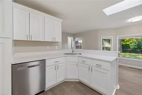 Kitchen - 357 Dexter E St, Chesapeake, VA 23324 photo 3 of 4