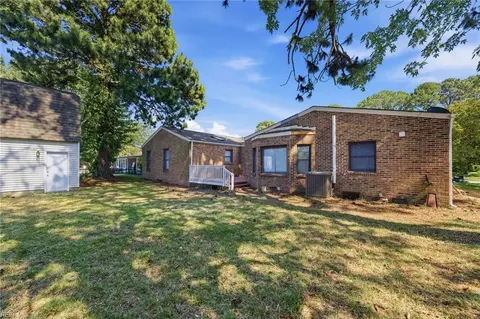 Exterior - 357 Dexter E St, Chesapeake, VA 23324 photo 5 of 5