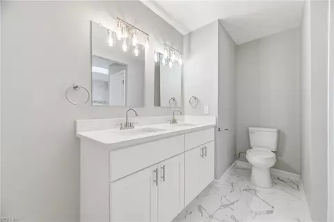 Bath - 357 Dexter E St, Chesapeake, VA 23324 photo 3 of 7
