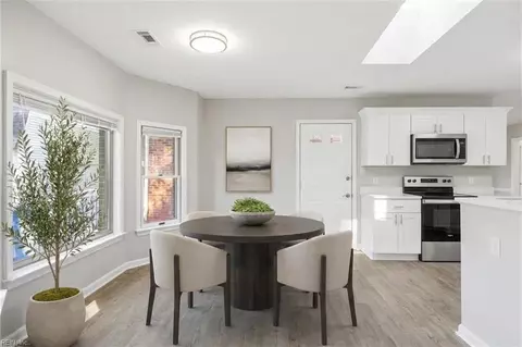 Dining - 357 Dexter E St, Chesapeake, VA 23324 photo 2 of 3