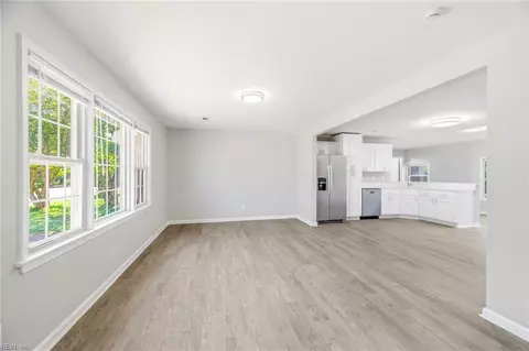 Living - 357 Dexter E St, Chesapeake, VA 23324 photo 5 of 11