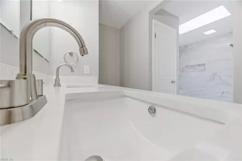 Bath - 357 Dexter E St, Chesapeake, VA 23324 photo 5 of 7