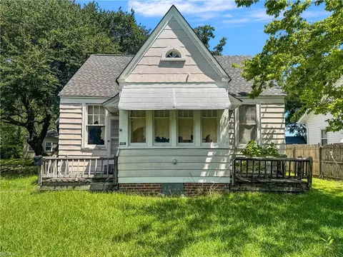 218 Tappan Ave, Hampton, VA 23664