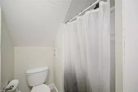 Bath - 1104 Wright Ave, Chesapeake, VA 23324 photo 3 of 3