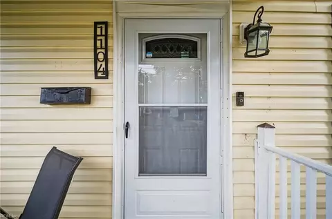 Entry Way - 1104 Wright Ave, Chesapeake, VA 23324 photo 1 of 4