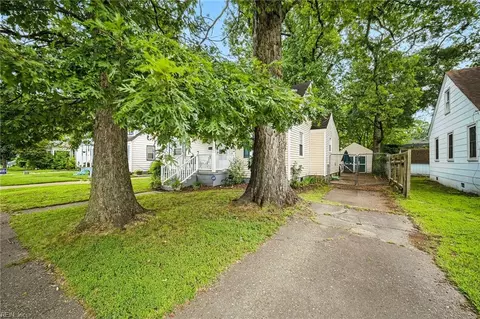 Exterior - 1104 Wright Ave, Chesapeake, VA 23324 photo 4 of 11