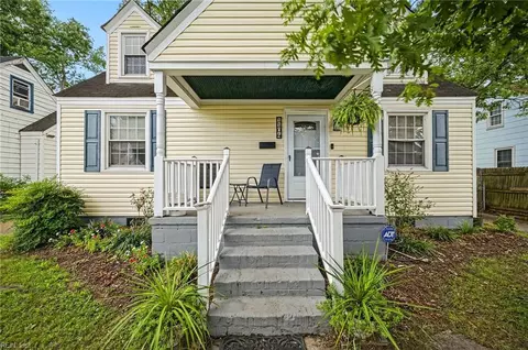 Exterior - 1104 Wright Ave, Chesapeake, VA 23324 photo 5 of 11