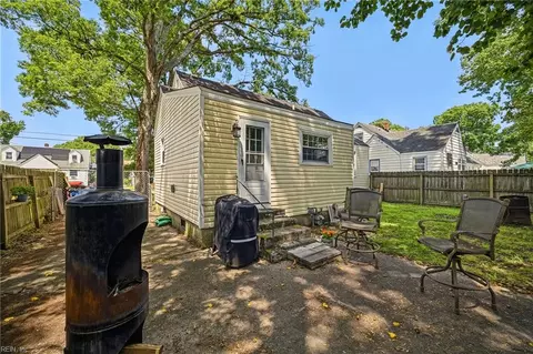 Exterior - 1104 Wright Ave, Chesapeake, VA 23324 photo 7 of 11