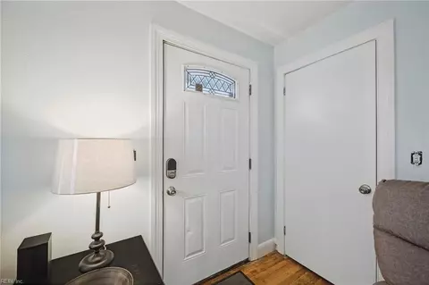 Entry Way - 1104 Wright Ave, Chesapeake, VA 23324 photo 2 of 4