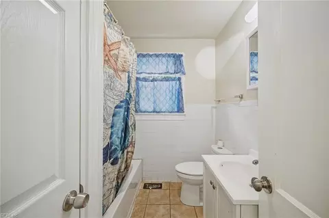 Bath - 1104 Wright Ave, Chesapeake, VA 23324 photo 1 of 3