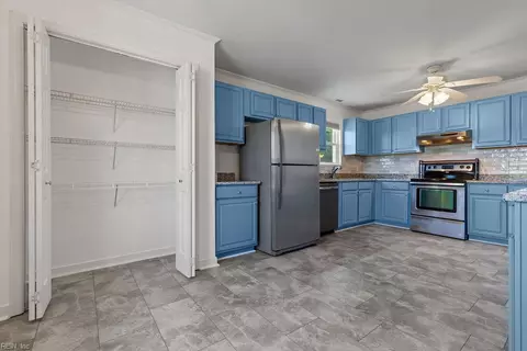 Kitchen - 4673 Deer Path Rd, Suffolk, VA 23434 photo 2 of 4