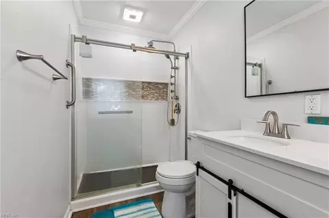 Bath - 2002 Whitman Pl, Hampton, VA 23663 photo 1 of 4