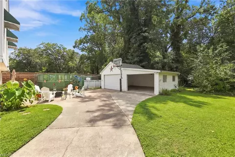 Exterior - 4701 Pinehurst Ave, Norfolk, VA 23513 photo 5 of 10