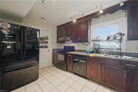 Kitchen - 103 Santa Barbara Dr, Hampton, VA 23666 photo 2 of 3