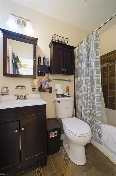 Bath - 103 Santa Barbara Dr, Hampton, VA 23666 photo 5 of 5