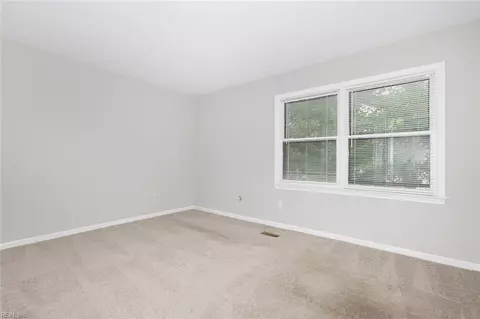 Bedroom - 23 Natalie Dr, Hampton, VA 23666 photo 6 of 10
