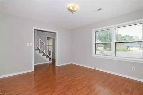 Living - 23 Natalie Dr, Hampton, VA 23666 photo 5 of 7