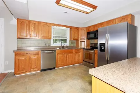 Kitchen - 23 Natalie Dr, Hampton, VA 23666 photo 2 of 3