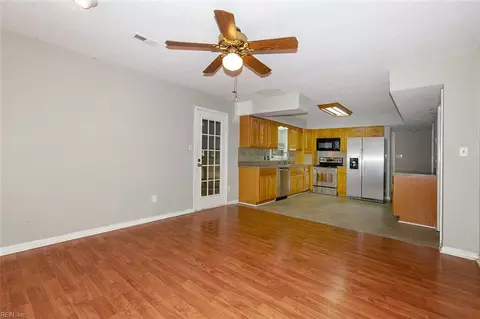 Living - 23 Natalie Dr, Hampton, VA 23666 photo 3 of 7