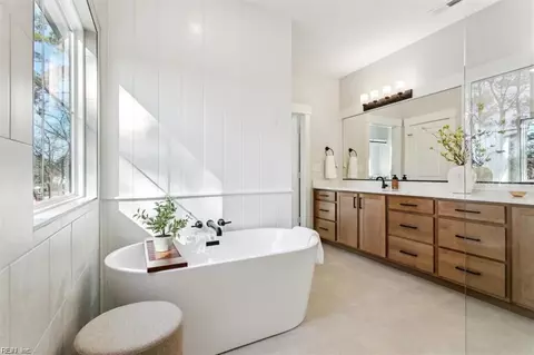 Bath - 1909 Mccoy Rd, Chesapeake, VA 23323 photo 6 of 6