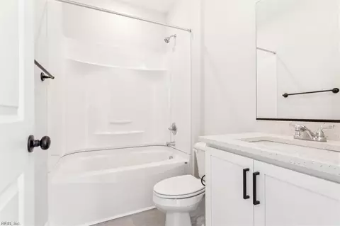 Bath - 1909 Mccoy Rd, Chesapeake, VA 23323 photo 2 of 6