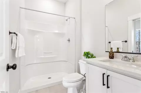 Bath - 1909 Mccoy Rd, Chesapeake, VA 23323 photo 1 of 6