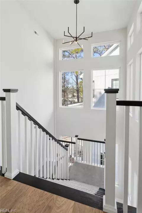 Entry Way - 1909 Mccoy Rd, Chesapeake, VA 23323 photo 5 of 6