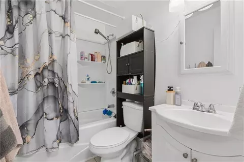 Bath - 436 Marion Rd, Hampton, VA 23663 photo 1 of 1