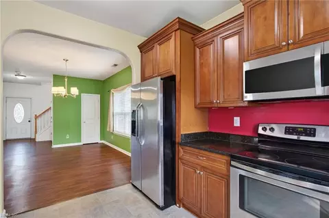 Entry Way - 4016 3rd Street St, Chesapeake, VA 23324 photo 2 of 5