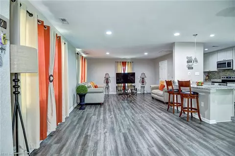 Living - 3108 Bomar Dr, Chesapeake, VA 23321 photo 3 of 3