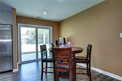 Dining - 3108 Bomar Dr, Chesapeake, VA 23321 photo 2 of 3