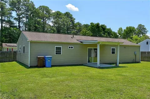 Exterior - 3108 Bomar Dr, Chesapeake, VA 23321 photo 7 of 12