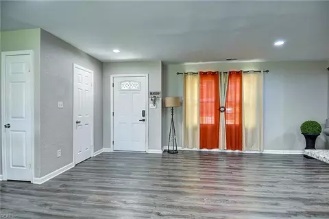 Entry Way - 3108 Bomar Dr, Chesapeake, VA 23321 photo 1 of 1