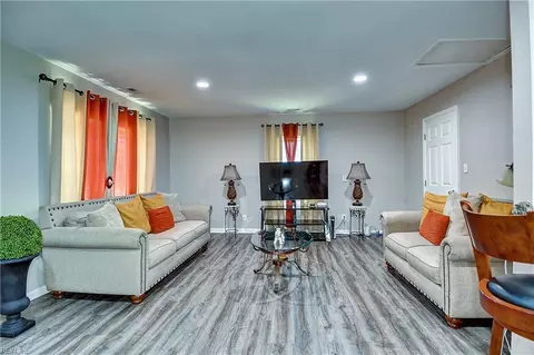 Living - 3108 Bomar Dr, Chesapeake, VA 23321 photo 2 of 3