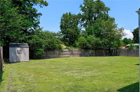 Exterior - 3108 Bomar Dr, Chesapeake, VA 23321 photo 11 of 12
