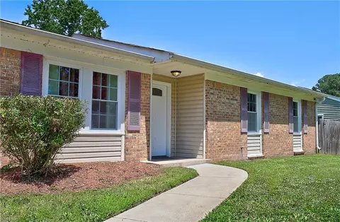 Exterior - 3108 Bomar Dr, Chesapeake, VA 23321 photo 3 of 12