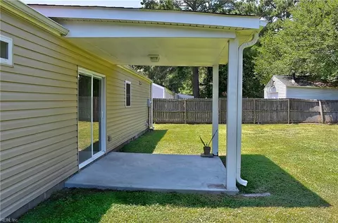 Exterior - 3108 Bomar Dr, Chesapeake, VA 23321 photo 5 of 12
