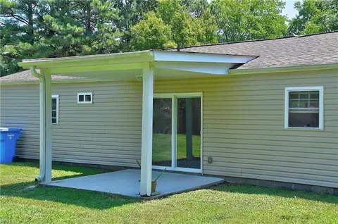 Exterior - 3108 Bomar Dr, Chesapeake, VA 23321 photo 6 of 12