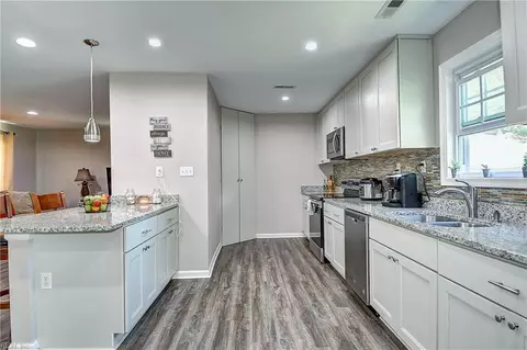 Kitchen - 3108 Bomar Dr, Chesapeake, VA 23321 photo 5 of 9