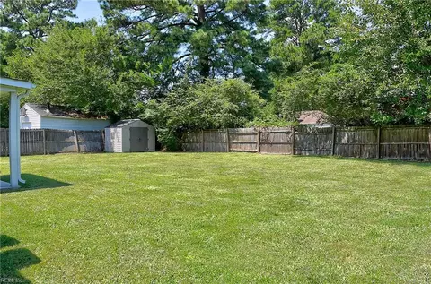Exterior - 3108 Bomar Dr, Chesapeake, VA 23321 photo 10 of 12