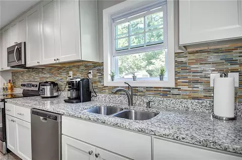 Kitchen - 3108 Bomar Dr, Chesapeake, VA 23321 photo 6 of 9