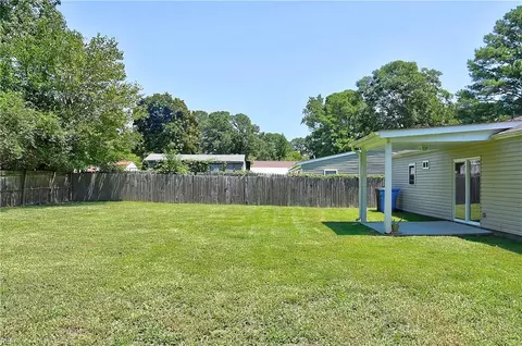 Exterior - 3108 Bomar Dr, Chesapeake, VA 23321 photo 8 of 12