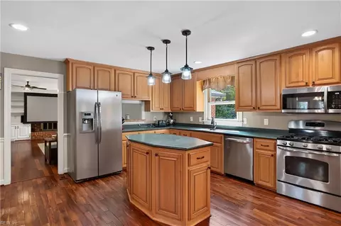 4613 Dorchester Ln, Virginia Beach, VA 23464