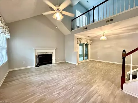 902 Shoreline Pt, Newport News, VA 23602