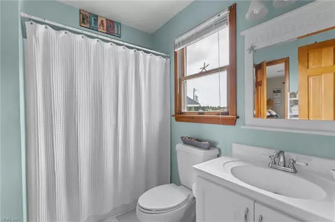 Bath - 2003 Harbor View Dr, Kill Devil Hills, NC 27948 photo 2 of 2