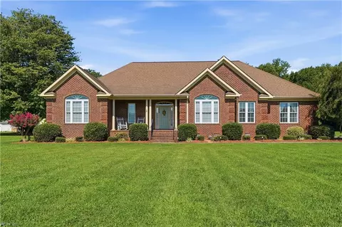 19565 Battery Park Rd, Smithfield, VA 23430